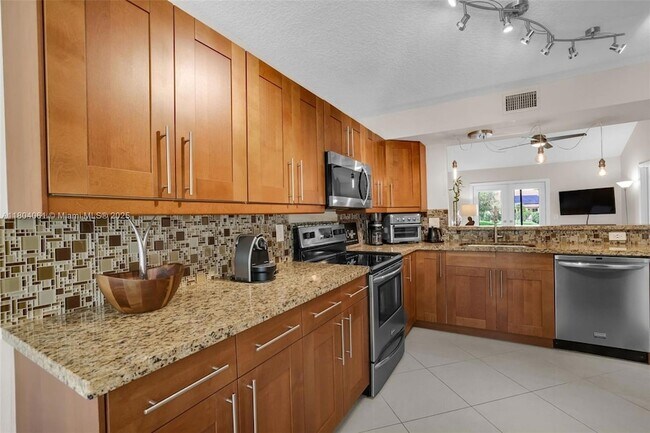Building Photo - 10323 Hidden Springs Ct