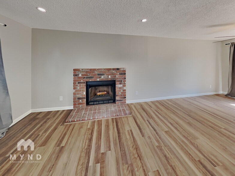 Building Photo - 13095 Kernite St