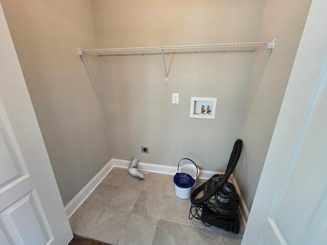 Building Photo - 706 Pebble Stone Ct