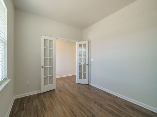Building Photo - Brand New 5 Bedroom 3 full baths in Steele...