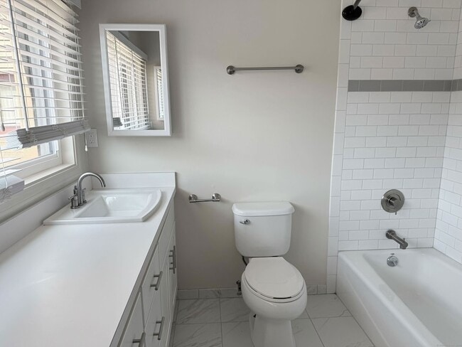 Building Photo - 11 Montoya Dr