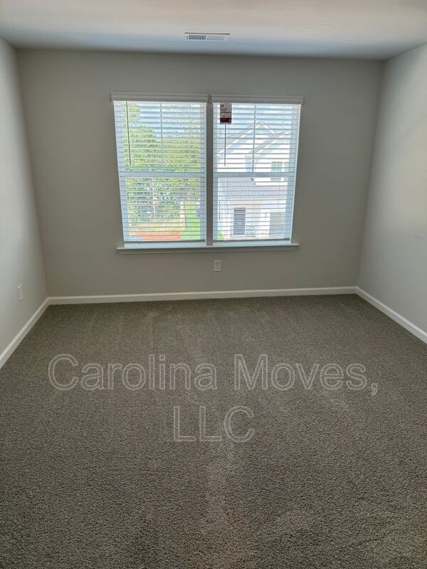 Building Photo - 417 Mariene Dr