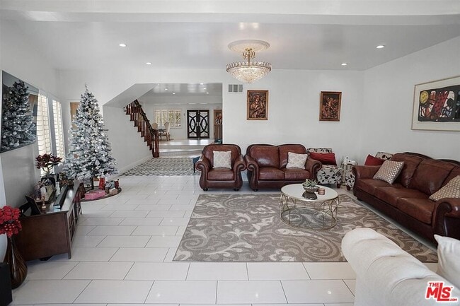 Building Photo - 3612 Tuller Ave