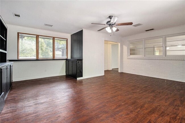 Building Photo - 1174 Arborvista Dr NE