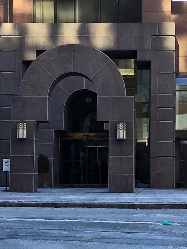 Building Photo - 4 Martine Ave