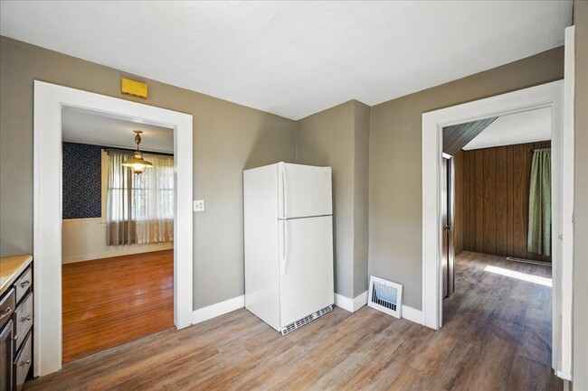 Building Photo - 3110 N Sherwood Ave