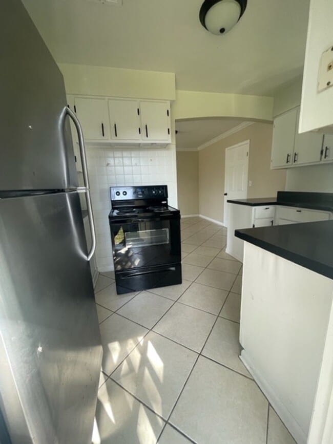 Building Photo - 3 Bed 2 Bath Home | Pet Friendly | Washer ...