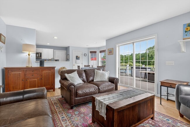 Building Photo - Spacious Stratham Home | Semi-In Ground Pool | Finished Basement | AVAILABLE AUGUST 1st