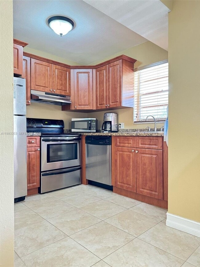 Building Photo - 1300 Moffett St