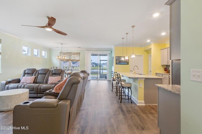 Building Photo - 614 Silos Wy