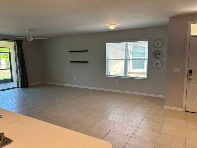 Living Room/Dining Area - 25152 E Lenox Cir