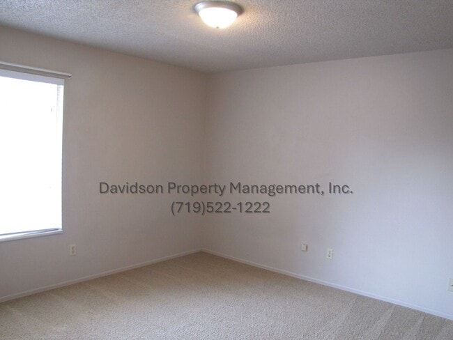 Building Photo - Charming 4-Bedroom House in Northeast Colo...