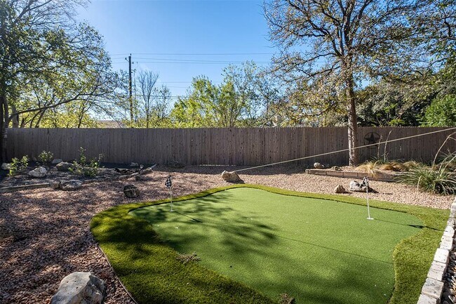 Building Photo - 2317 Amur Dr