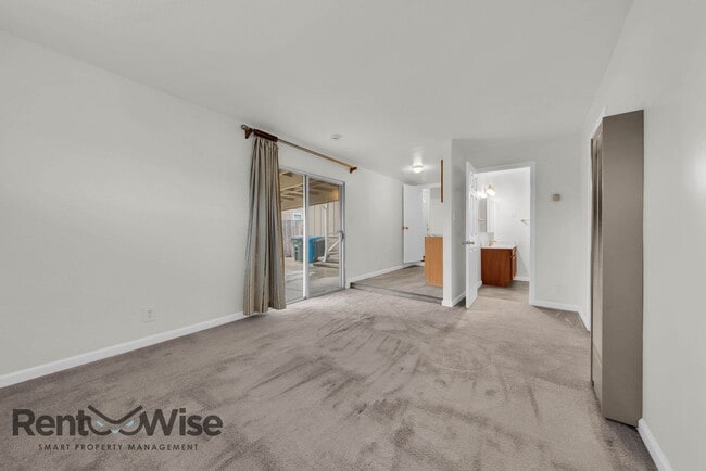 Building Photo - 2406 Kehoe Ave