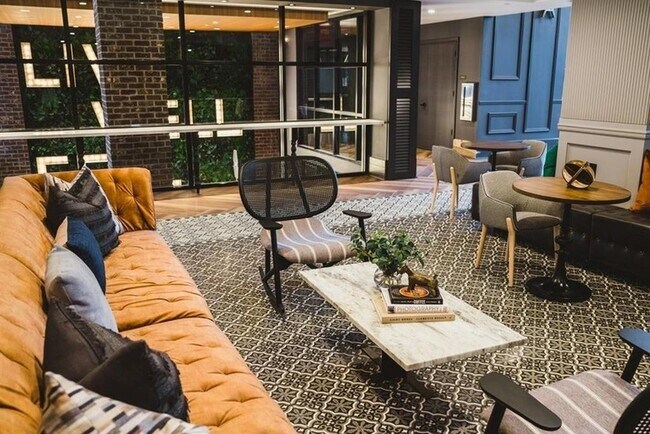 Building Photo - 3651 Lenox Rd NE