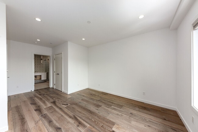 Building Photo - 275 Castro St