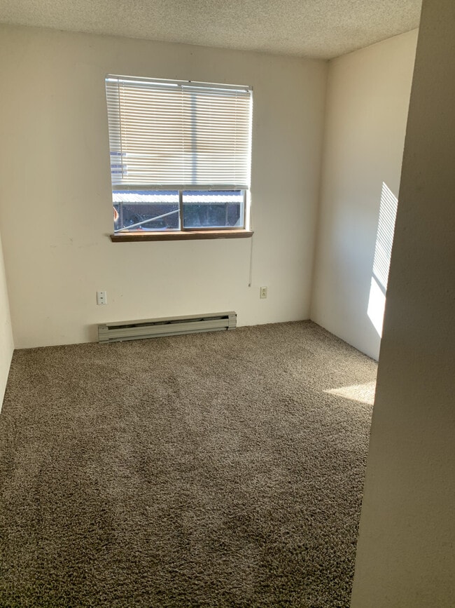 Lincoln Square Apartments 202 E Lauridsen Blvd Port Angeles WA 98362