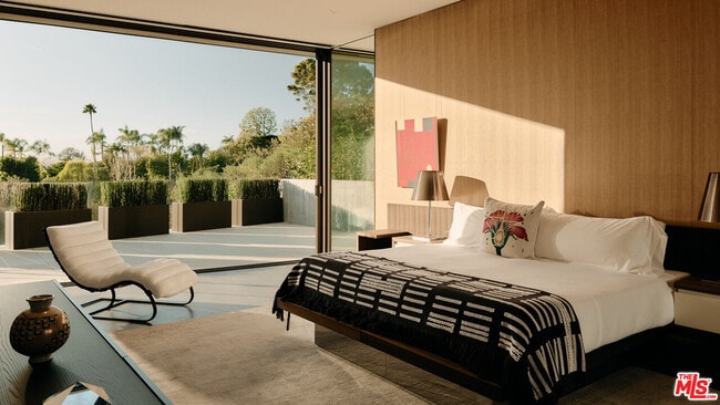 Building Photo - 9344 Nightingale Dr