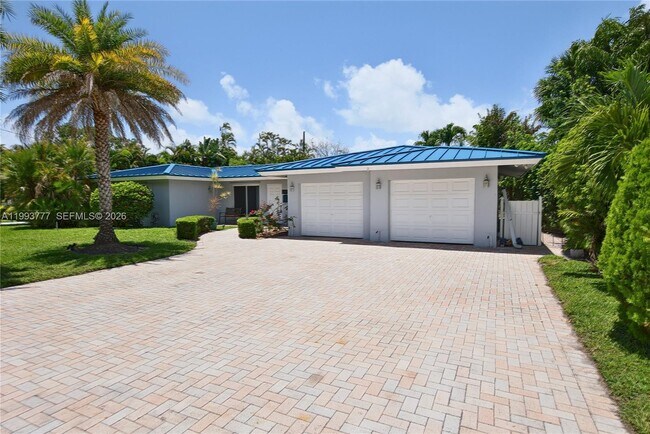Building Photo - 2801 Coral Shores Dr