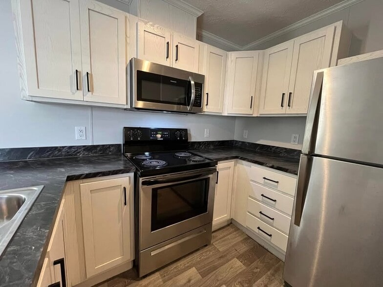 Building Photo - 1915 SW 12th St