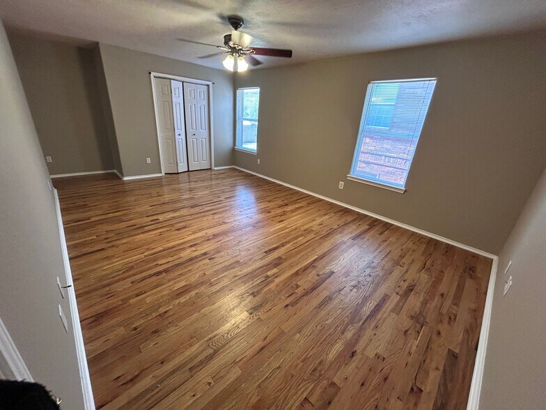 Building Photo - 1104 Canyon Edge Dr