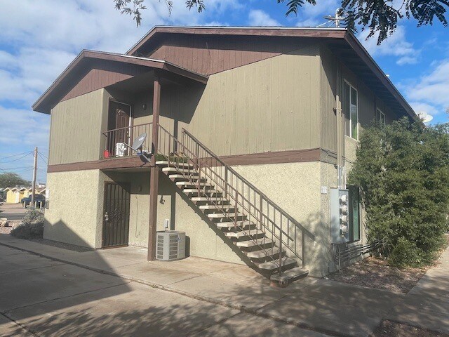 Building Photo - 851 S Horne St