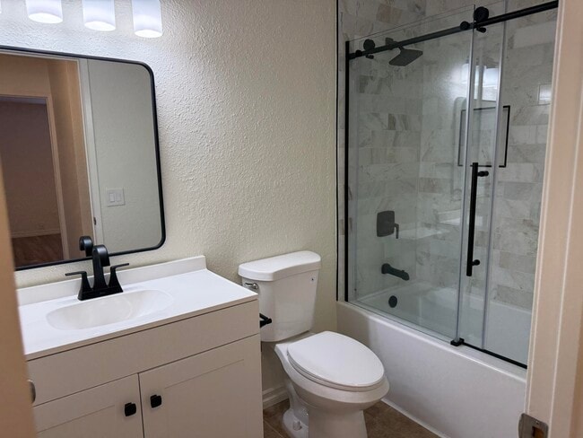 Building Photo - 52395 Avenida Carranza