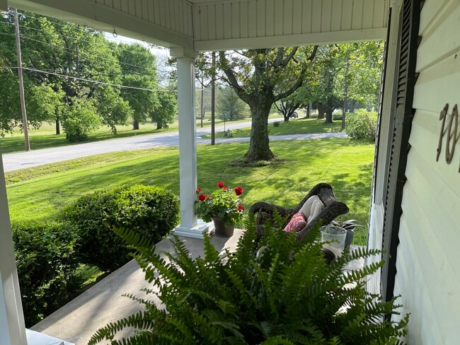 Building Photo - 701 Taylor Rd