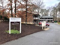 Building Photo - 1027 Klyce St