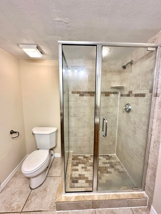 Building Photo - 805 8th Way