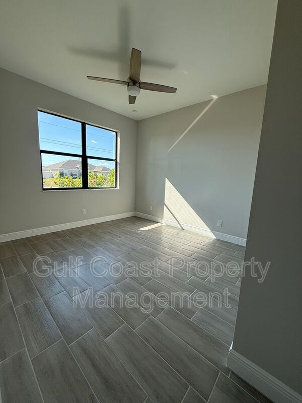 Building Photo - 1229 NE 19th Ave