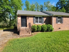 Building Photo - DUPLEX IN PRINCE GEORGE