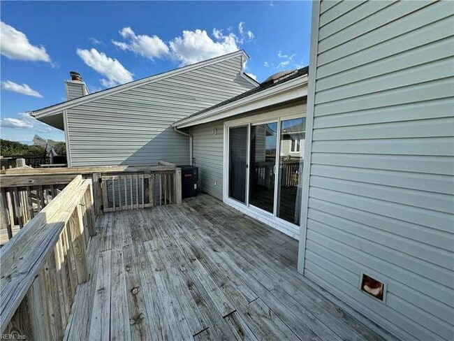 Building Photo - 9706 7th Bay St