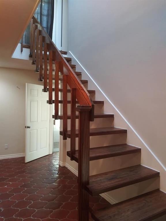 Primary Photo - 2415 Shakespeare St