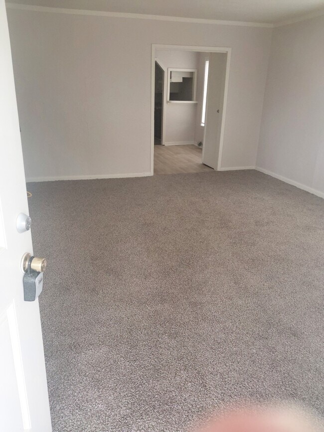 Building Photo - 310 E 13th St