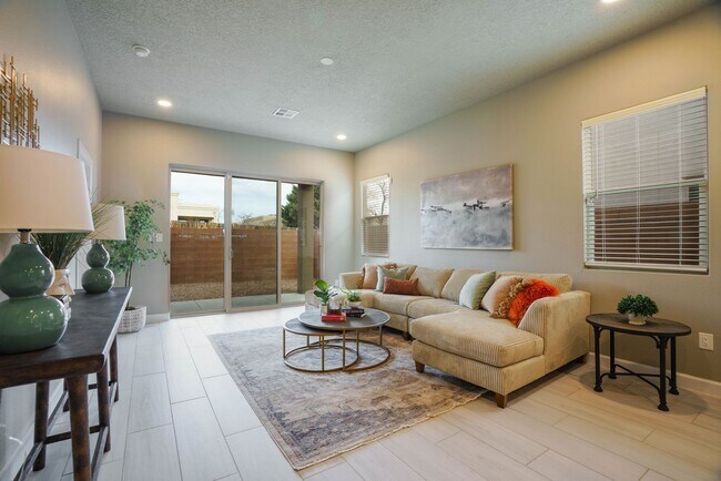 Building Photo - 3289 Oakmount Dr SE