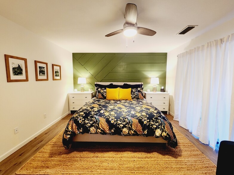 Master Bedroom - 155 S Canyon Diablo Rd