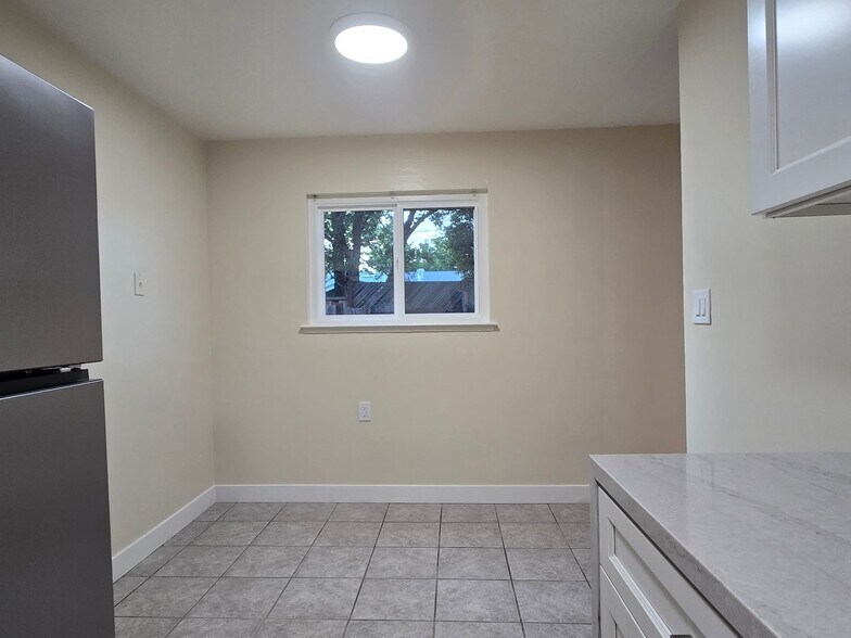 Building Photo - 1365 Stanwood Dr