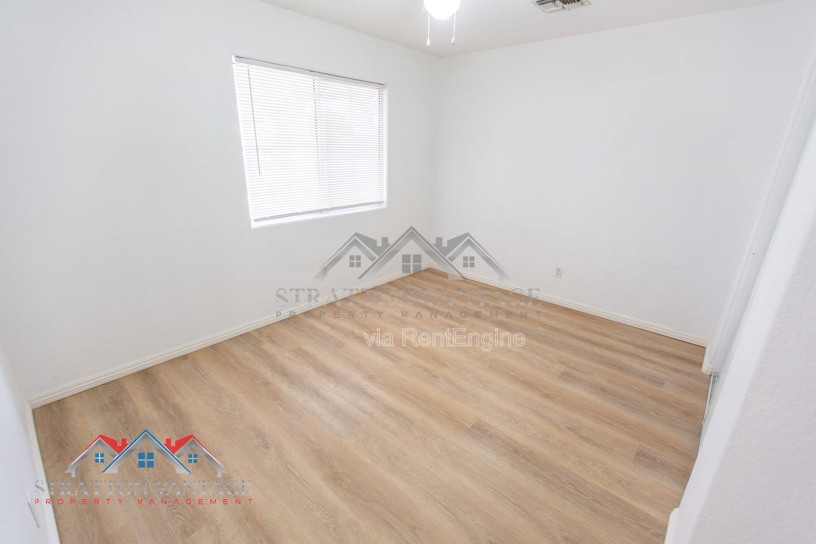 Building Photo - 5706 N 74th Dr