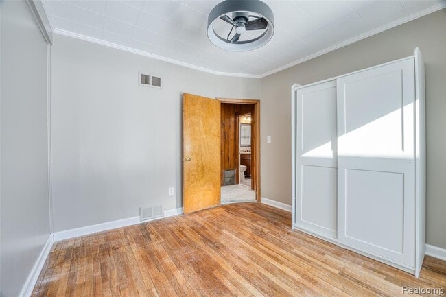 Building Photo - 321 Longspur Ln