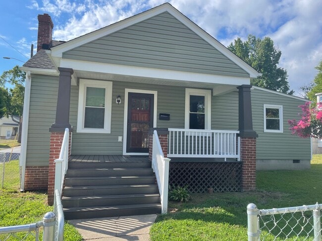 Primary Photo - 3 Bedroom 1 Bath Single story