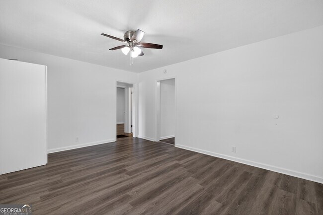 Building Photo - 2036 McPherson Dr