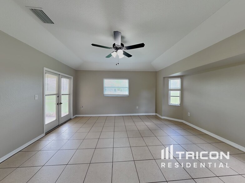 Building Photo - 492 Rio De Janeiro Ave