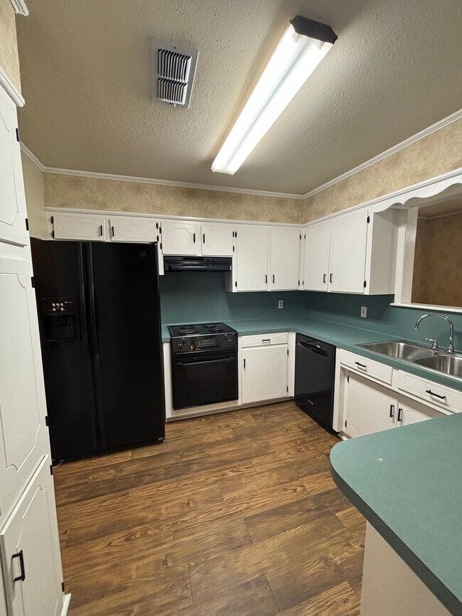 Building Photo - South Bossier!