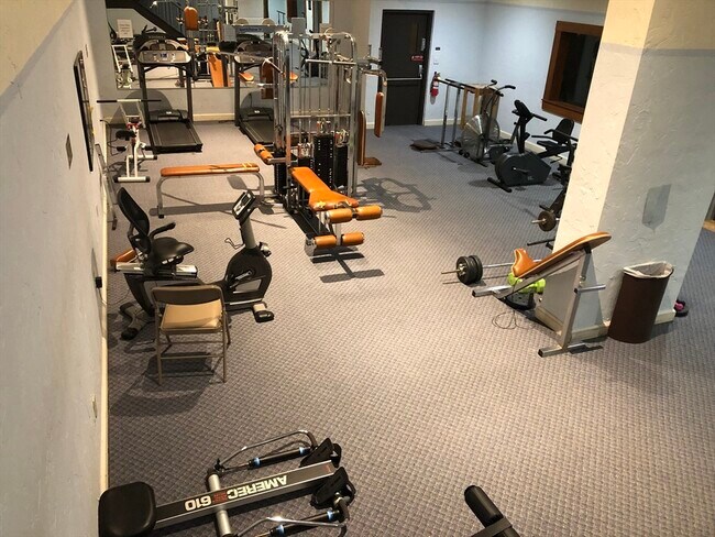 Building Photo - 180 Green St