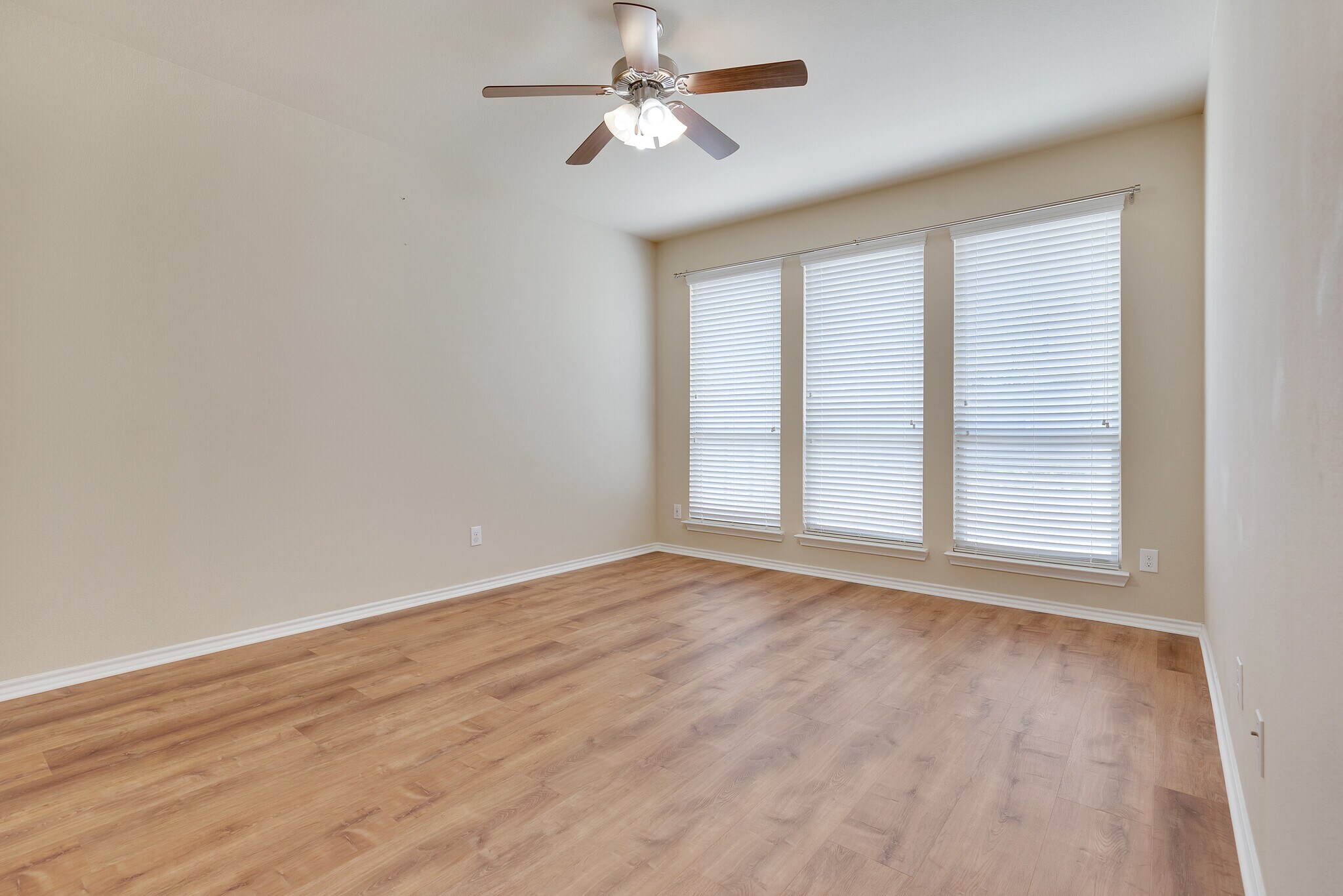 Building Photo - 117 Oakmont Dr