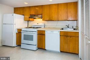 Building Photo - 824 S Bond St