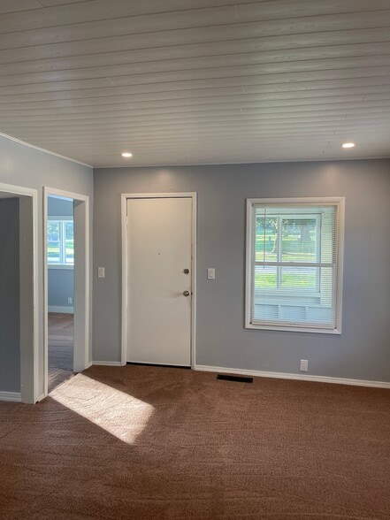 Living Room - 111 West Ave