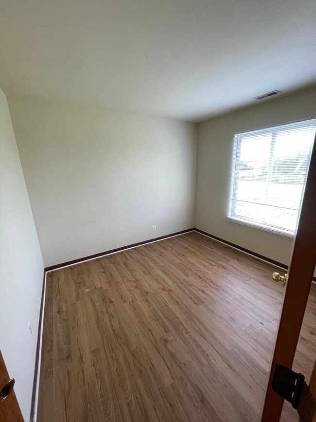 Building Photo - 14238 S Newberg Ct