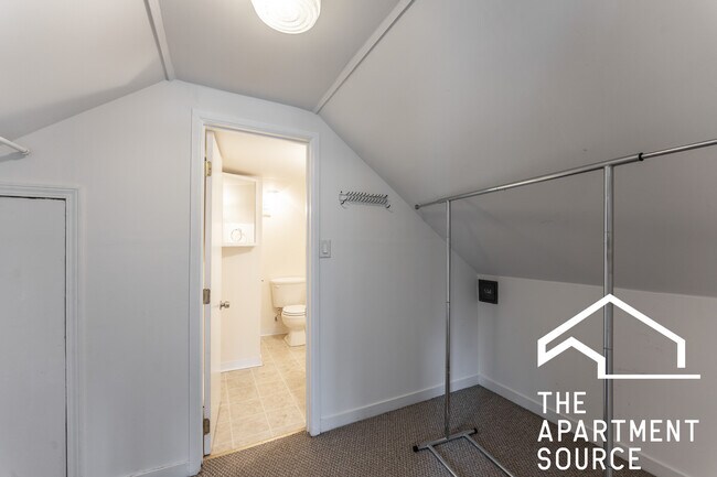 Attic - 1009 S Ridgeland Ave